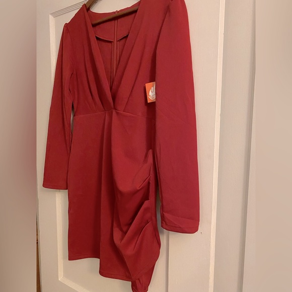 NWT DESIRED DRESSES Wine Ruched Mini Dress - Picture 2 of 7